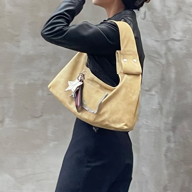 

Сумки-тоут большой емкости из искусственной замши для женщин, роскошные дизайнерские сумки, кошельки 2024, новинка в модном стиле с заклепками для подмышек, широкое плечо