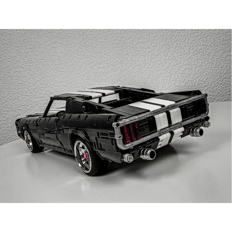 MOC- 137695   ブラック スーパーカー ファストバック 1:10 アセンブリ ビルディング ブロック モデル • 1831 パーツ カーパーツ 大人 子供 誕生日 おもちゃ ギフト