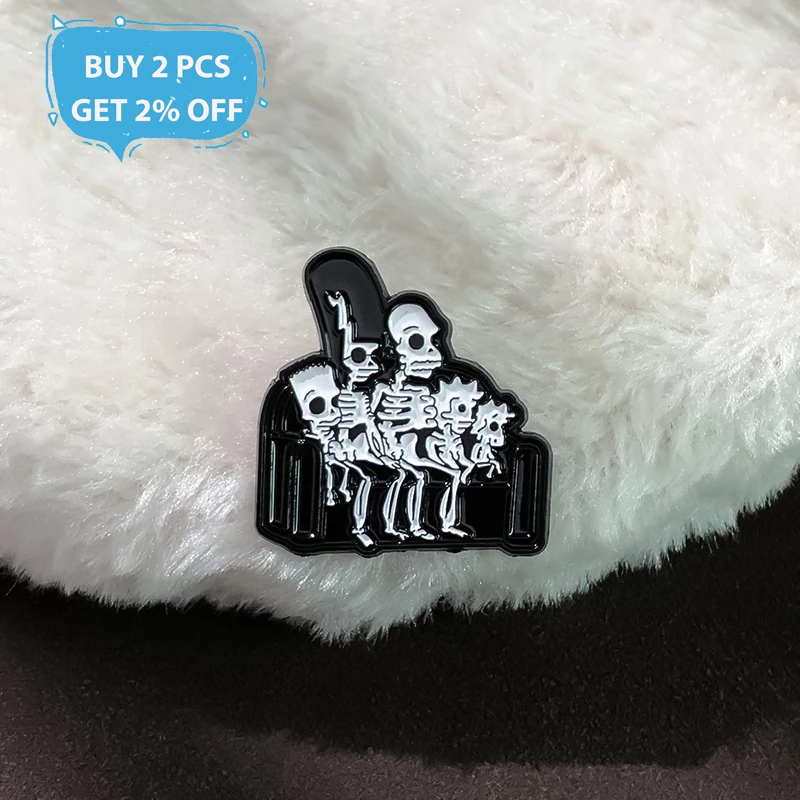 Cartoon Anime Skeleton Enamel Pin Custom Funny Punk Metal Accessories Brooch Decorative Backpack Lapel Badge Halloween Jewelry