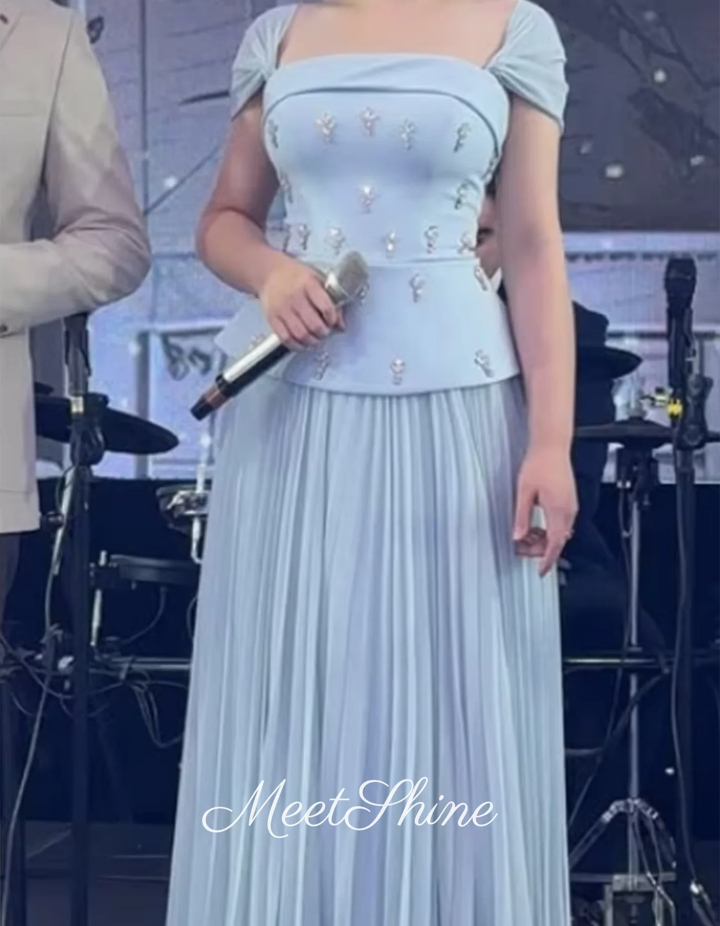 Vestido de noche elegante de satén azul, vestido de fiesta con hombros descubiertos y cuentas personalizadas, vestido para ocasiones formales con cremallera en la espalda con pliegues de cristal 2025