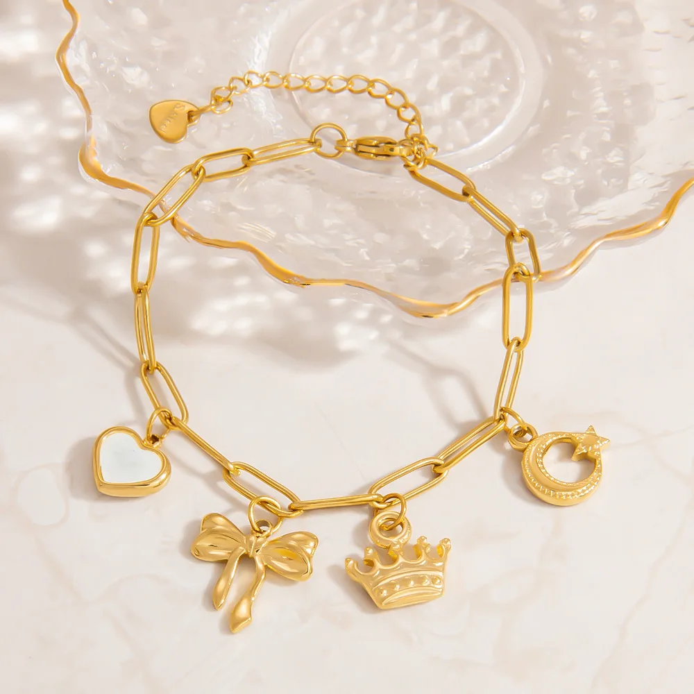 

Fashionable and Exquisite Personalized Heart-shaped Bow Pendant Bracelet, with A High-end Feel That Does Not Fade