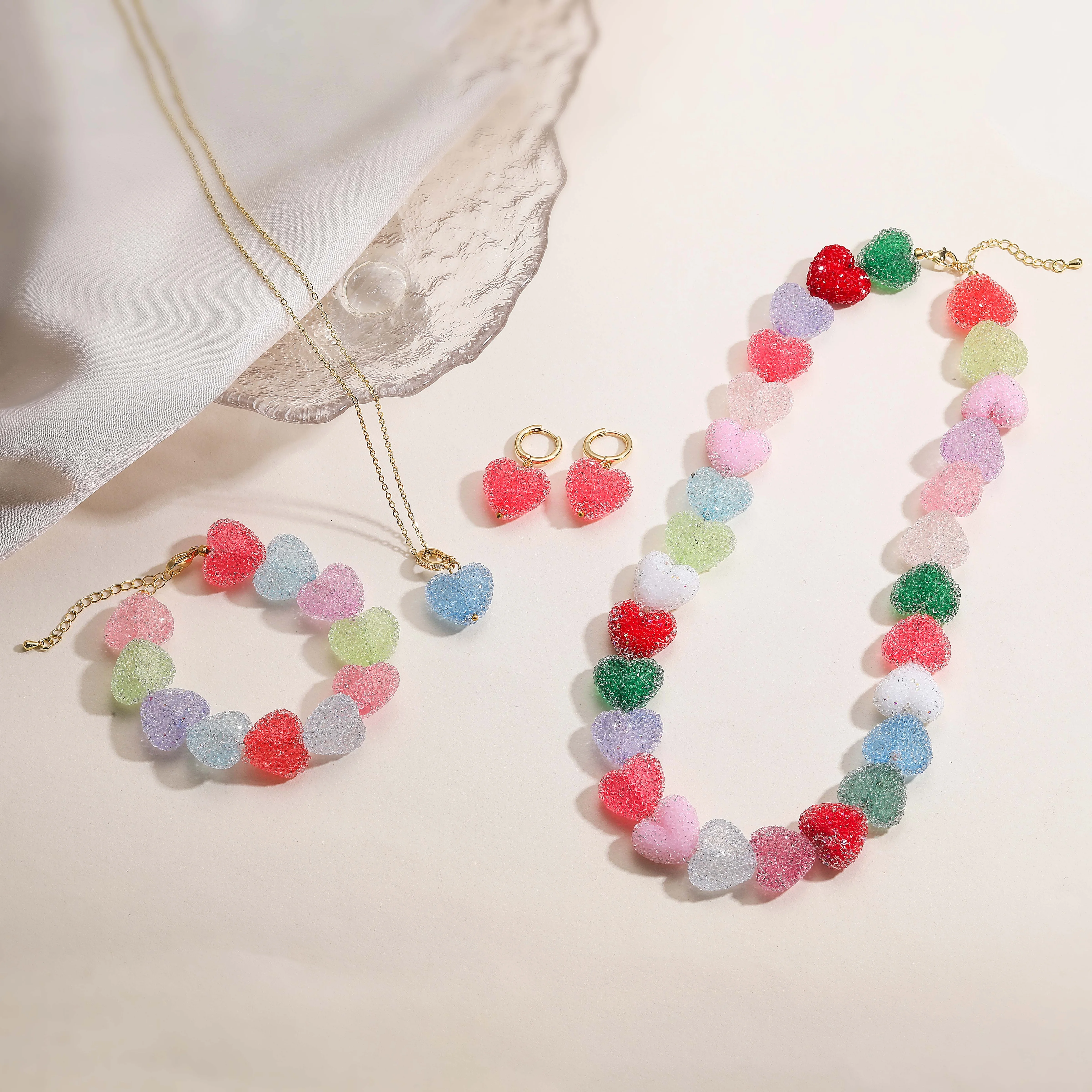 HECHENG, süßes herzförmiges Gelee-Gummi-förmiges Anhänger-Armband/Ohrringe/Halsketten-Set aus Kunstharz, Schmuckzubehör, Einzelstück