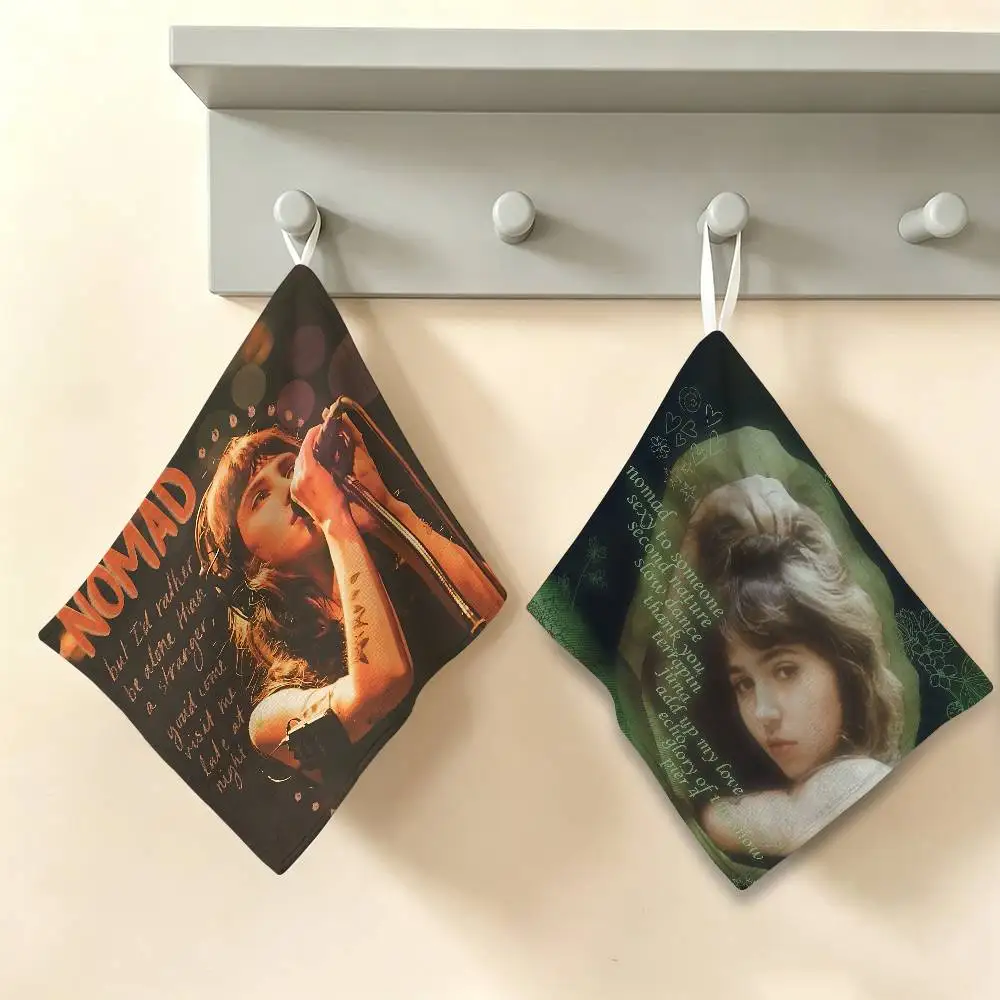 Charm Singer C-Clairo Hanging Kitchen Towel, Polyester Cotton Fabric, Absorbent Hand Wiping Towel for Home Dormitory