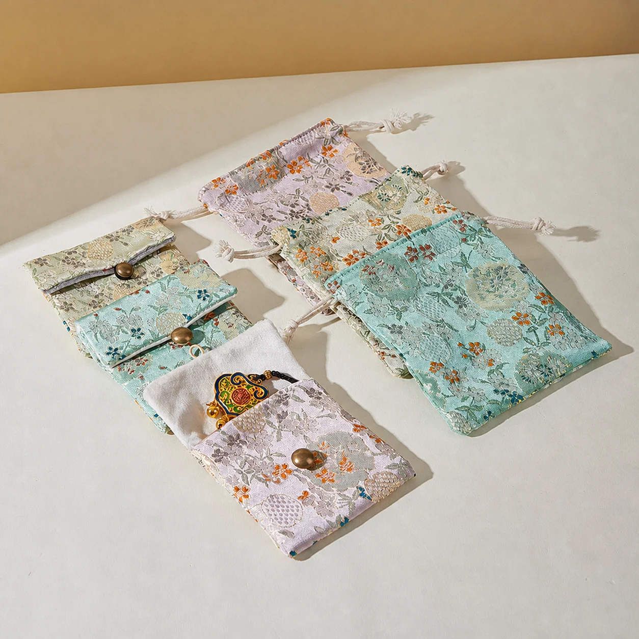 Soft Lined Jewelry Packaging Bag Double-Layer Fabric Jewelry Storage Pouch Drawstring Jewelry Bag Protective For Dresser