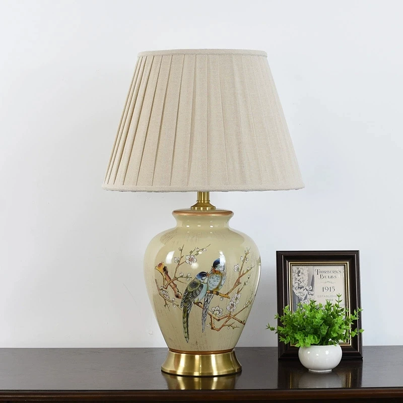 أضواء حافة أريكة غرفة المعيشة الأمريكية البسيطة والحديثة والراقية، ومصابيح بجانب السرير لغرفة النوم الشمالية، ومصابيح طاولة مزهرية من السيراميك