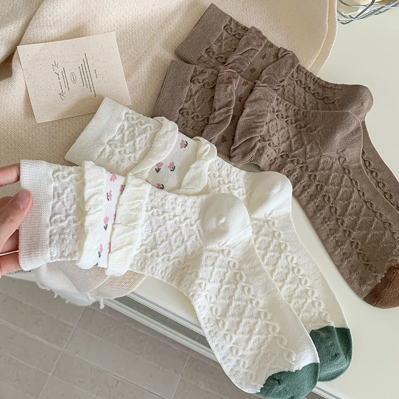 New Women's Socks Retro Style Casual Long Ladies Loose Socks Breathable Casual Flower Cotton Classic Korean Socks Female Comfy