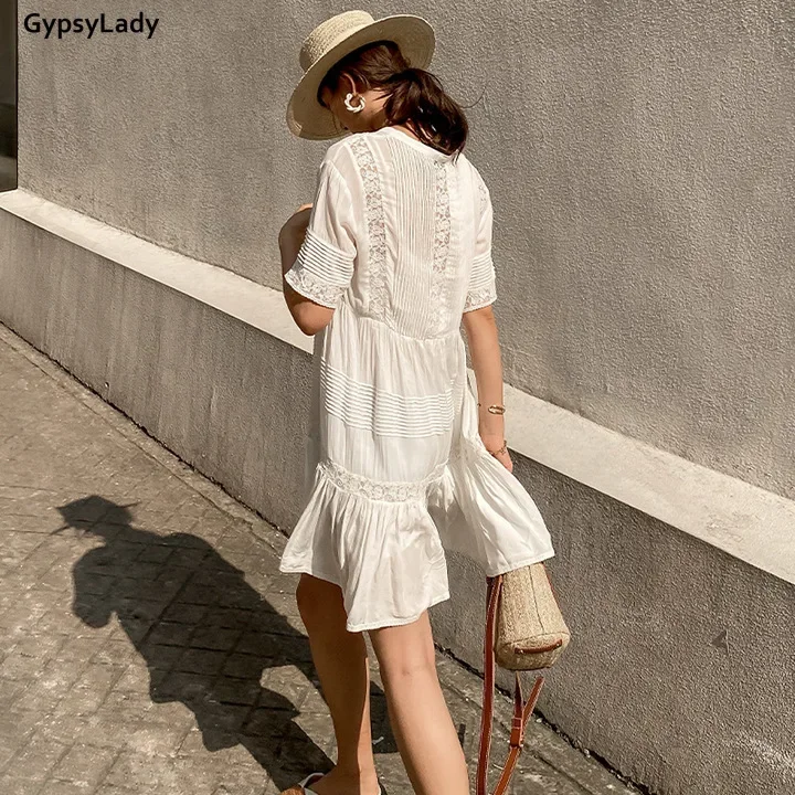 GypsyLady biała koronkowa Mini sukienka Casual Chic wakacje kobiety sukienka Ruffles drążą Sheer Boho Sexy plaża panie sukienki damskie