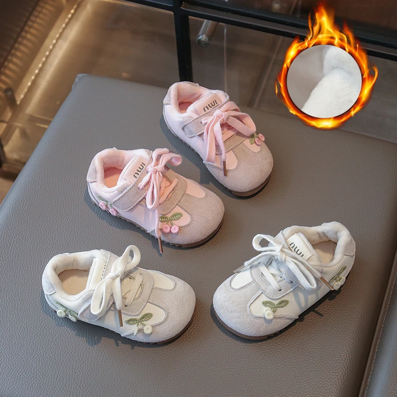 

Cherry Embroidered Casual Shoes for Girls 2025 New Winter Toddler Fleece Walking Shoes Soft Sole Versatile Kids School Trainers