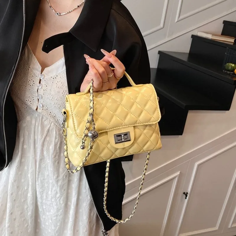 

Premium Travel Companion Bag For Women Designer Inspired Crossbody Bag With Secure Zipper For City Exploration