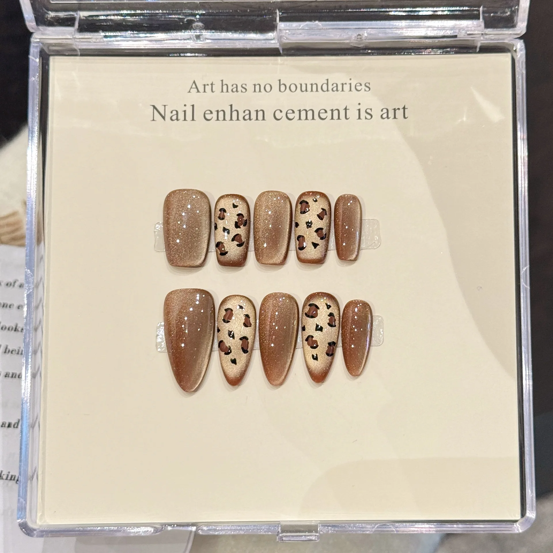 10 قطعة بريق الفاخرة القط العين الأظافر كاذبة قصيرة الخريف الشتاء الأظافر وهمية اليدوية الكرمل ليوبارد تصميم مع أدوات 4 قطعة #3