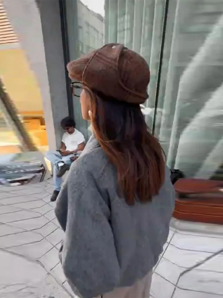 Рисунок 5 - Женская винтажная однотонная куртка