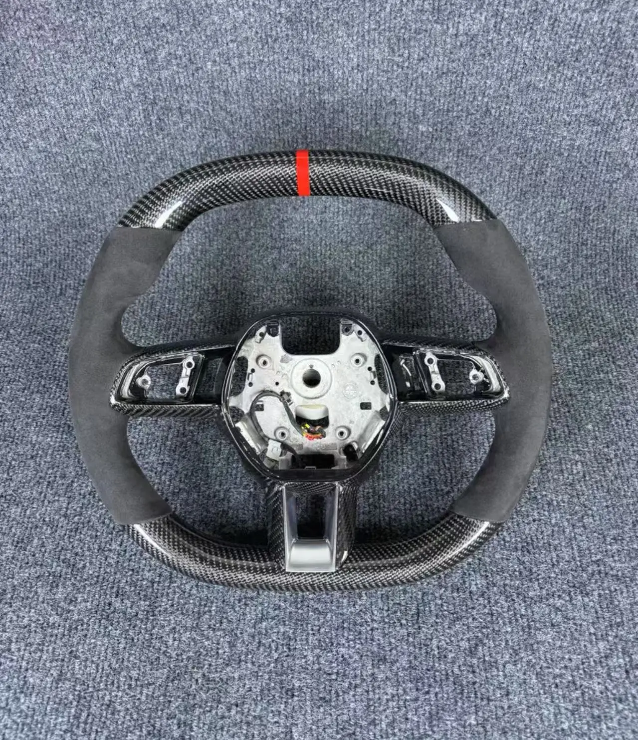 

Suitable for Xiaomi Su7 carbon fiber steering wheel