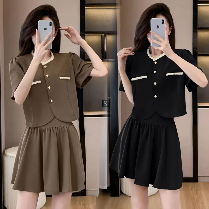 

In Stock 2024 Summer New Plus Size Fashion Set, Chic Style Single-Breasted Top and Short Skirt Two-Piece Set for Women Female