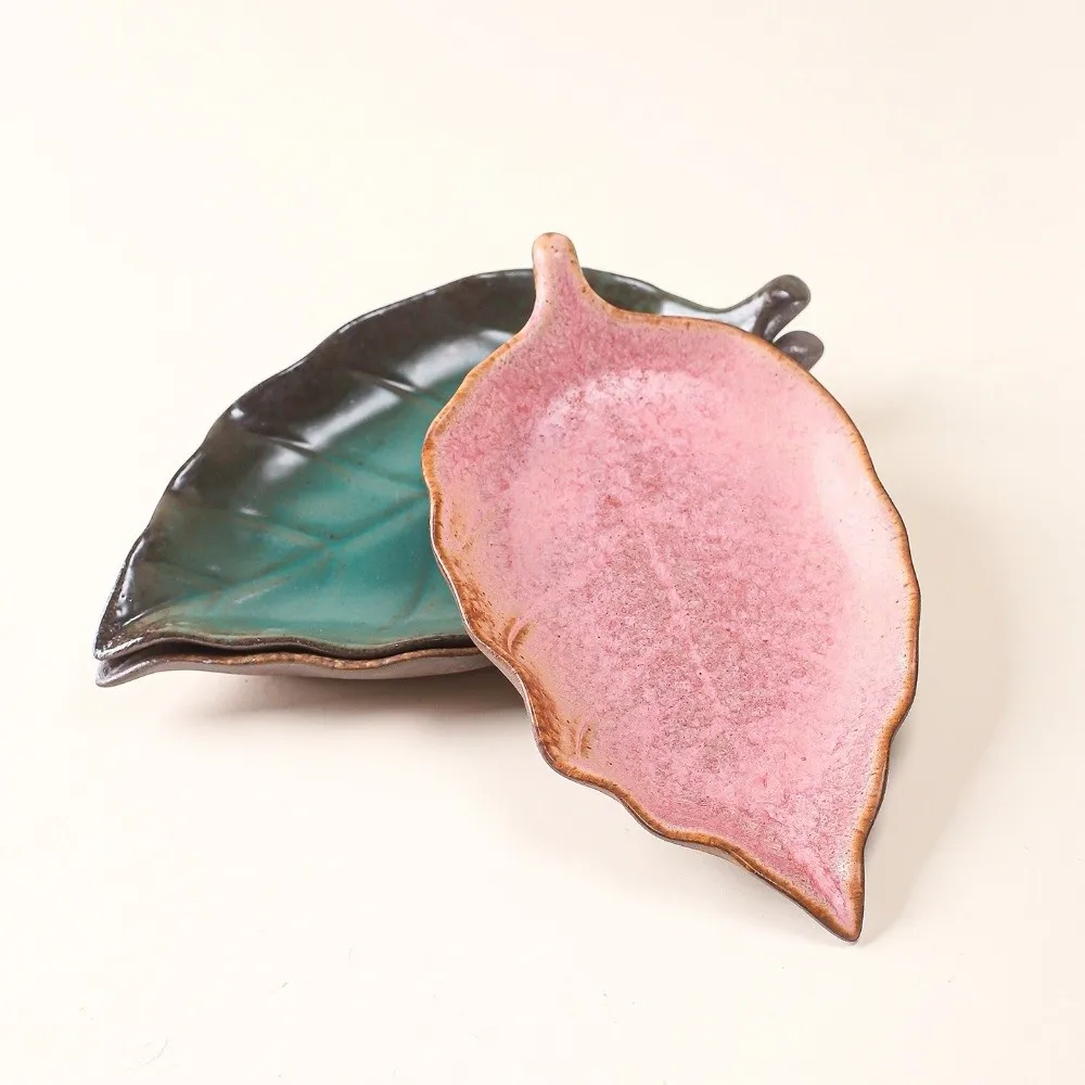 Ceramic Jewelry Dish Maple Leaf Shape Embossed Leaf Veins Trinket Tray Raised Edges Glazed Finish Maple Leaf Dish Home Decor