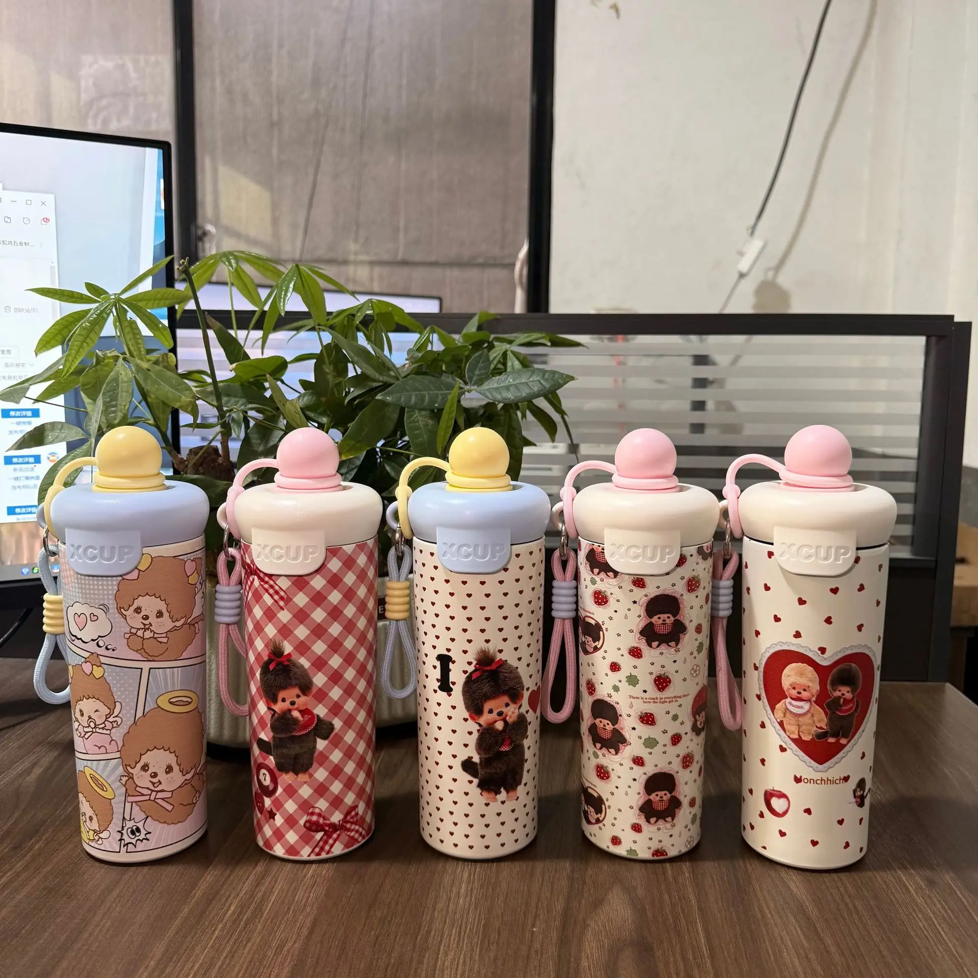 

600ml New Monqijqij Water Cup Insulated Bottle, Portable Sports Water Bottle with Carrying Strap and Straw Large Capacity Gift