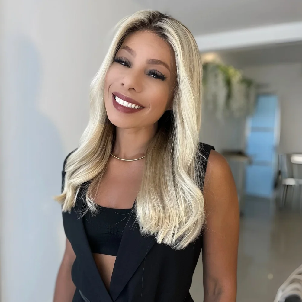 

Мягкий парик из натуральных волос с эффектом омбре, светлый, с волнистыми локонами, плотность 150%, 13×4, с кружевной передней частью, с предварительно выщипанными волосками и филиюкой.