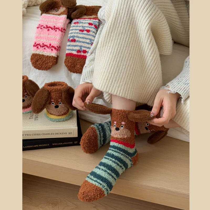 المشارب المرجان جوارب صوفية سميكة الشتاء الدفء المنزل جوارب يمكن السير بها على الأرض للنساء لطيف الكرتون جرو الكلب الأوسط أنبوب أفخم الجوارب