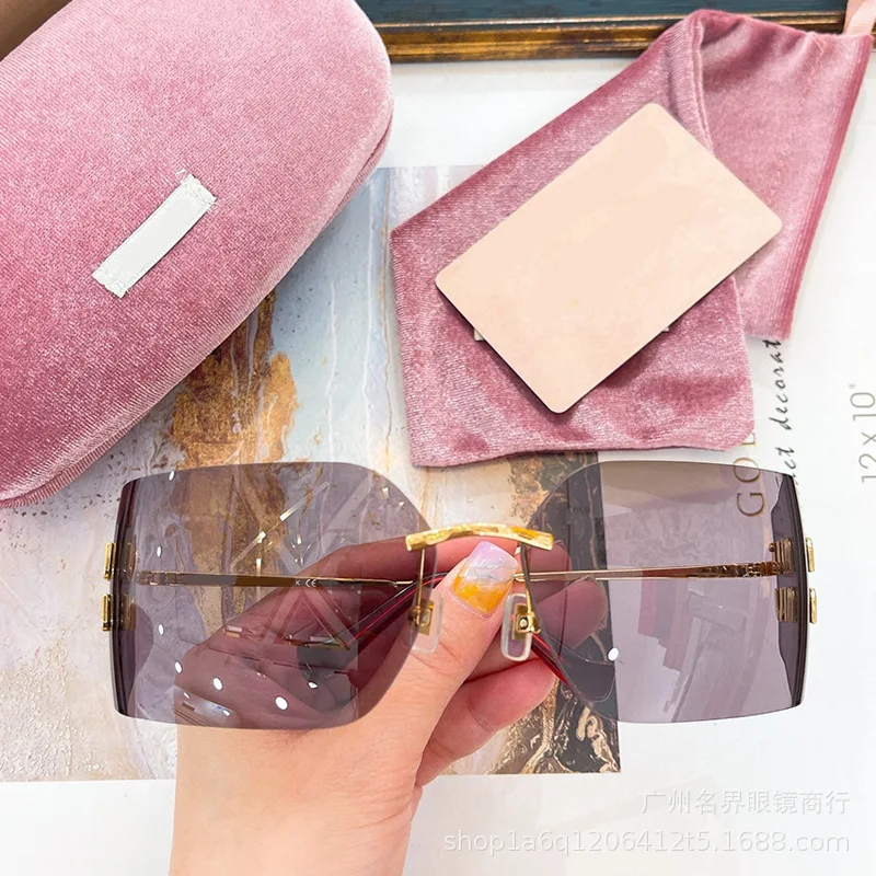 

2024 женские солнцезащитные очки с коробкой