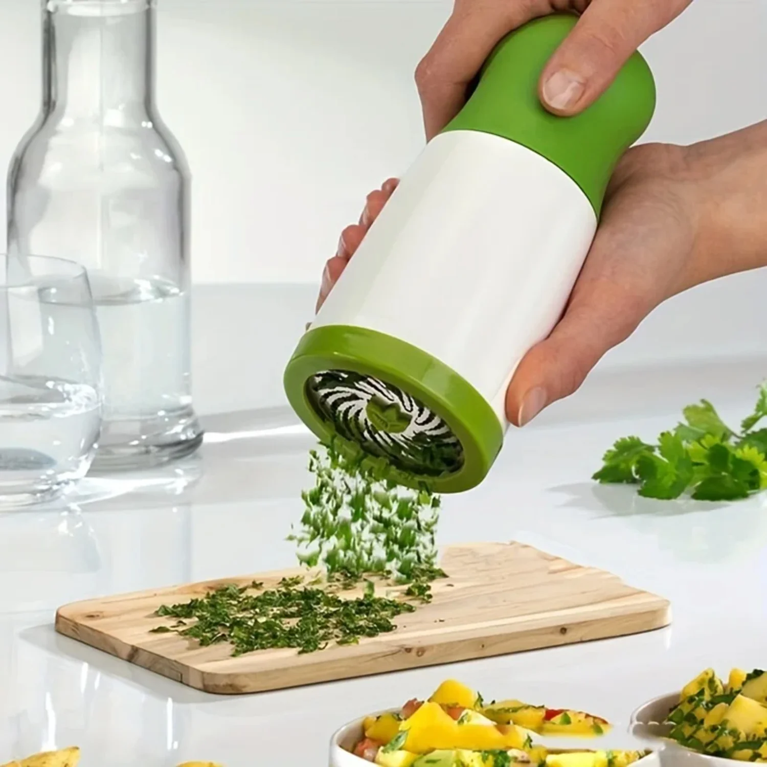 1pc Manual Herb Grinder Spice Mill Parsley Shredder Vegetable Cutter Coriander Mincer Chili and Cilantro  Tool Gadget Kitchen