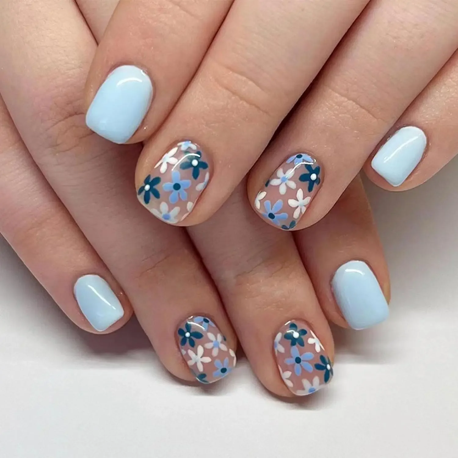 

24Pcs Flower Press on Nails Short Square Fake Nail Blue False Nails with Designs Floral Stick on Nail Cute Glossy Nails Manicure
