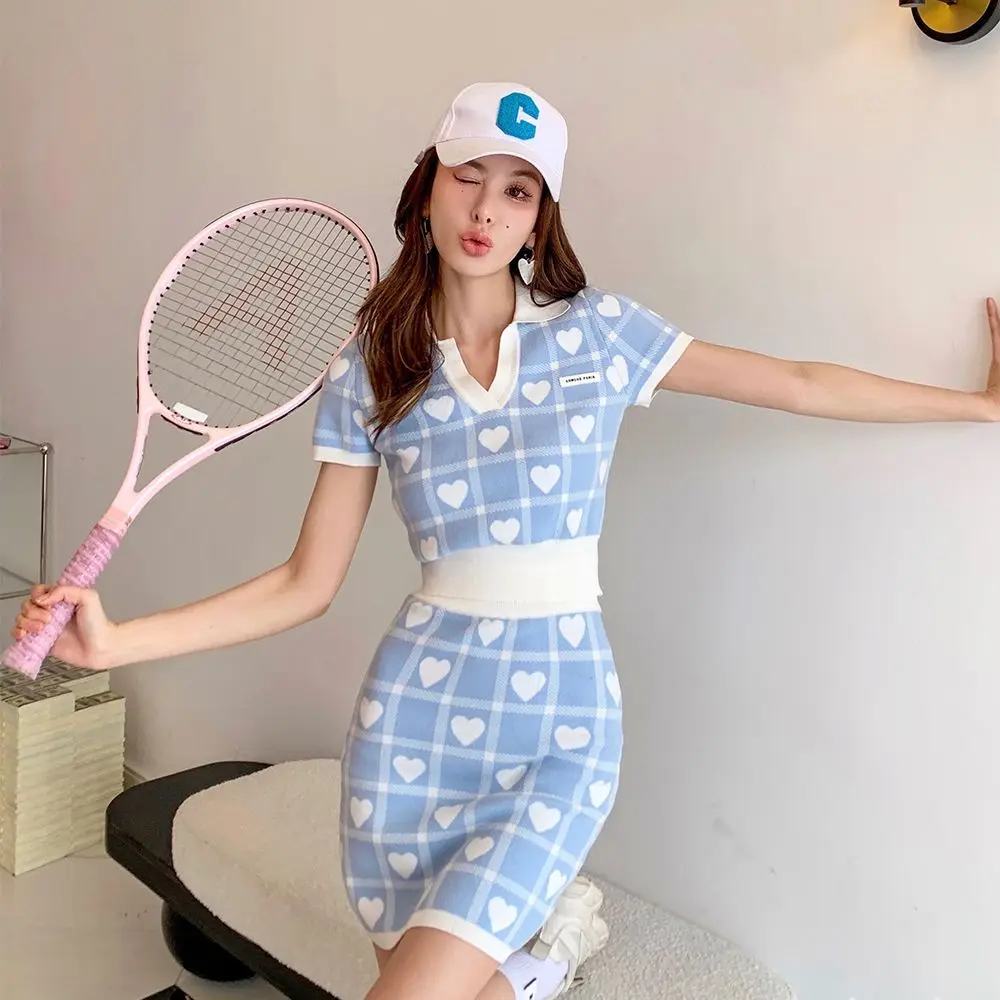 

Xiaoxiangfeng summer outfit 2024 new sweet and spicy design heart grid short sleeved stylish two-piece set for reducing age