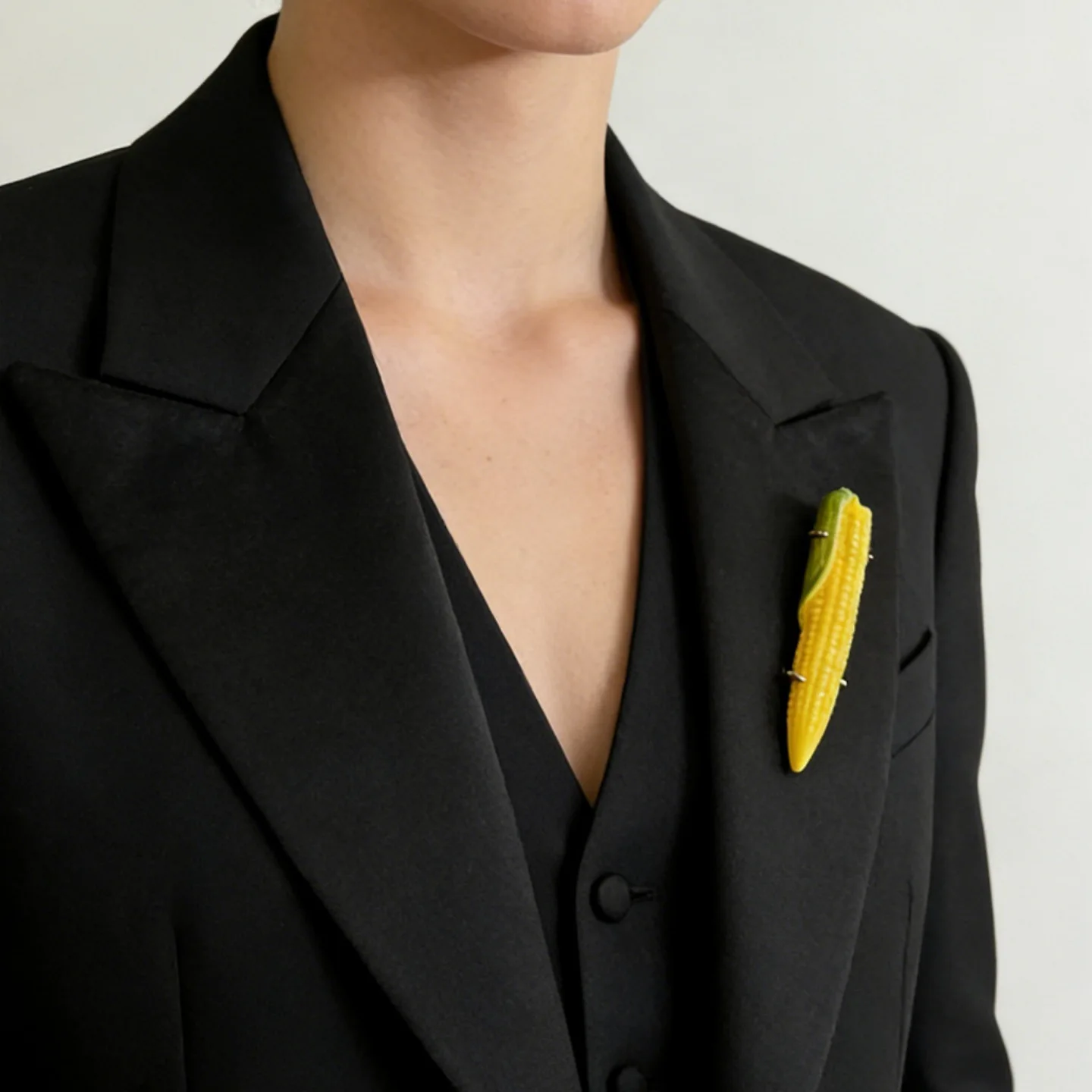 Creative Fashion Design Corn Pepper Eggplant Vegetable Metal Brooch, Women's High-end Luxury Temperament Suit Pin Accessories
