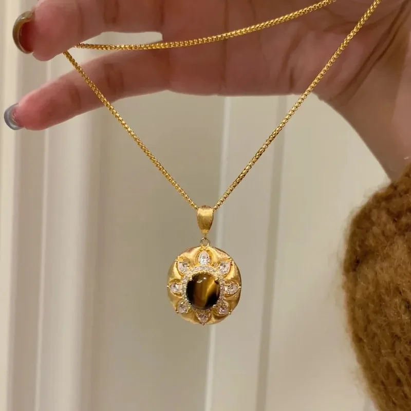 

Осенне-зимнее ретро-ожерелье с подвеской в виде камня Майярда и тигрового глаза, высококачественное темпераментное нишевое дизайнерское модное универсальное ожерелье