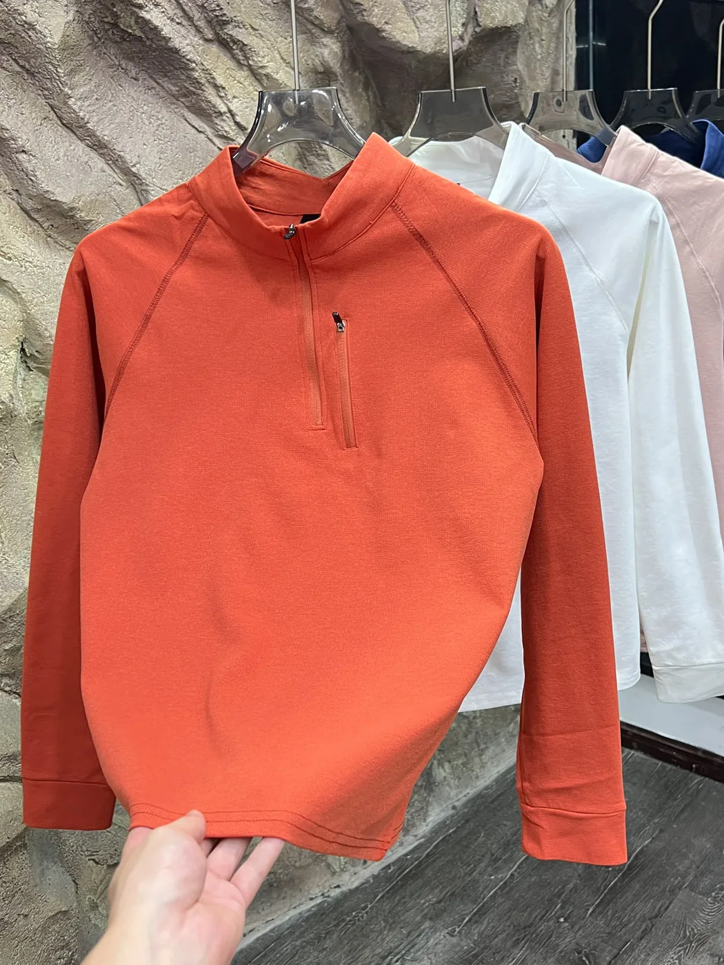 Functionality Meets Style: Moisture Wicking Half Zip Design Base Layer Shirt for Men And Women Outdoor Autumn Winter Casual Wear