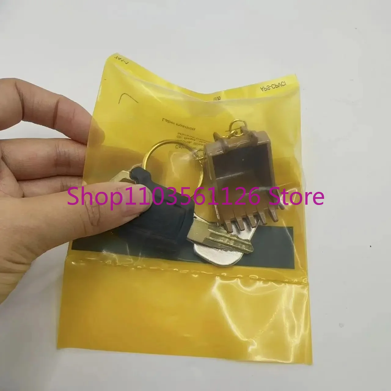 5P8500 8H5306 with Bucket Key Chain For Excavator Heavy Equipment Keychain Ignition Key F0002
