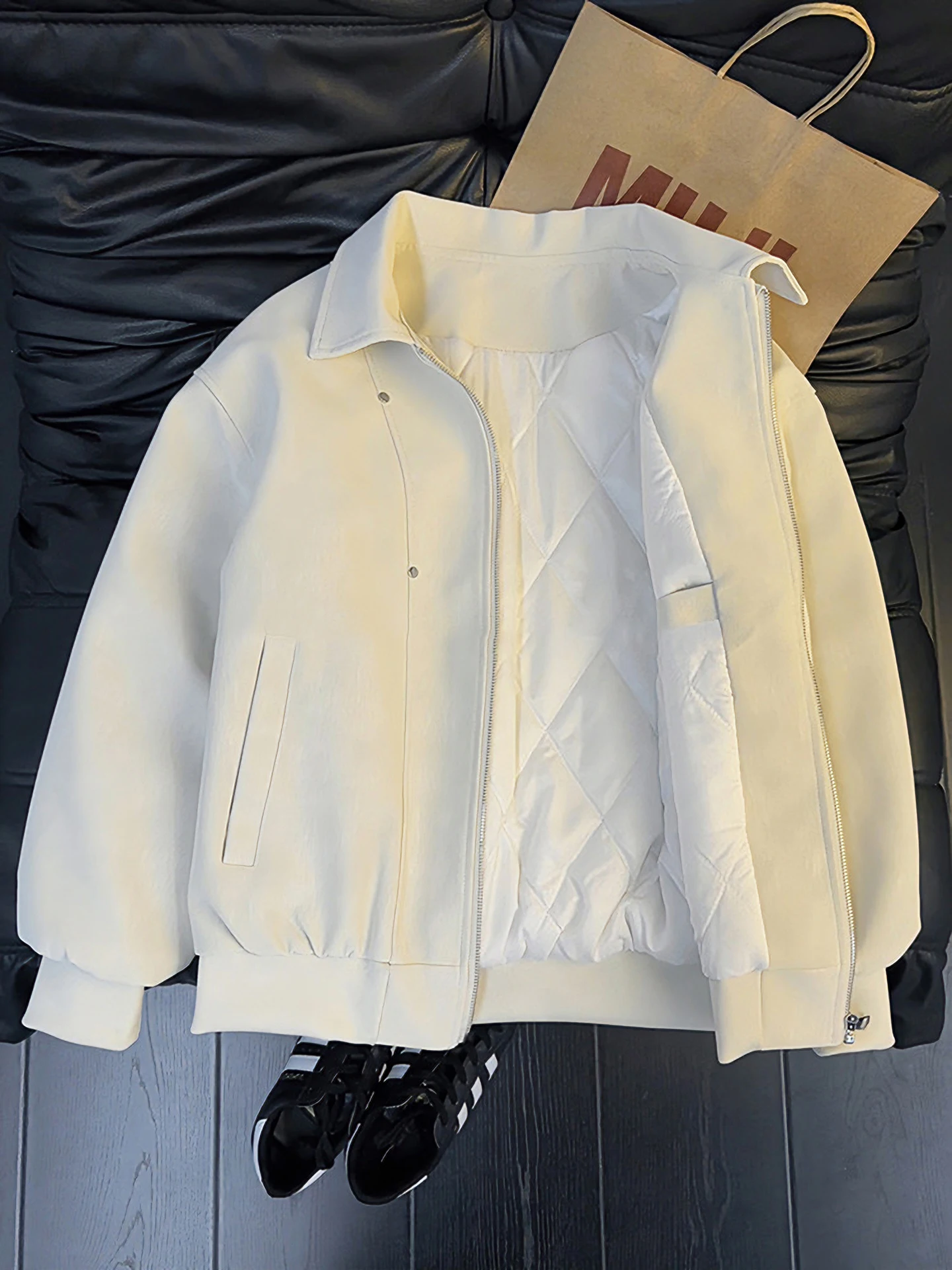 

Мужская зимняя модная куртка в американском стиле, стеганая, из хлопка, с отложным воротником, из материала, имитирующего кожу, в бейсбольном стиле