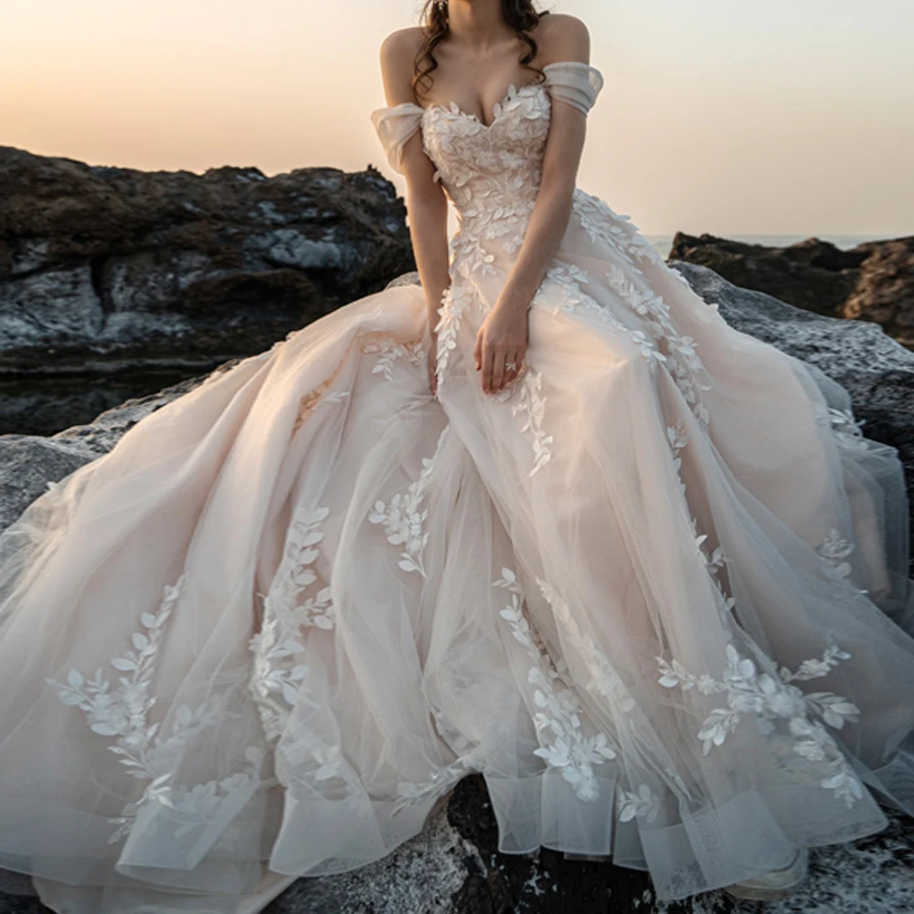 ชุดแต่งงานชายหาดแบบเปิดไหล่สั่งตัดพิเศษ ประดับลูกไม้ ชุดเจ้าสาวฤดูร้อน กระโปรงยาวแบบมีชายลาก vestidos de novia