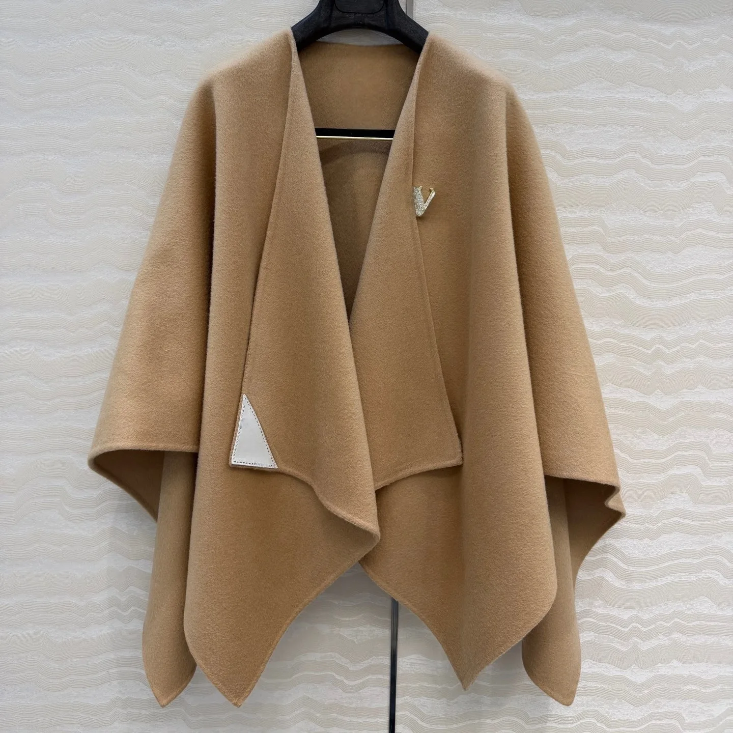 

Cashmere British Vintage Coat – 2026 Spring New Arrival, Asymmetrical Draped Elegant Mini Cape
