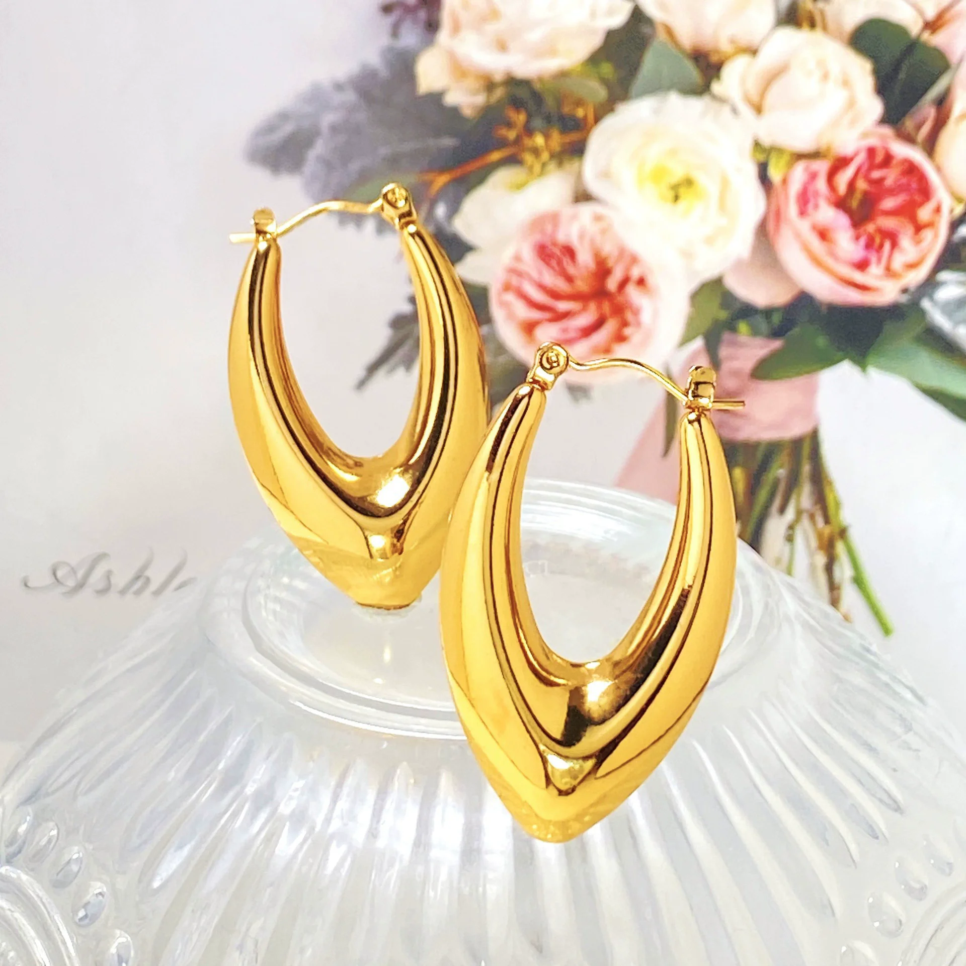 

New titanium steel arrow earrings with personalized design, special patterns, high-end feel, trendy and exquisite earrings