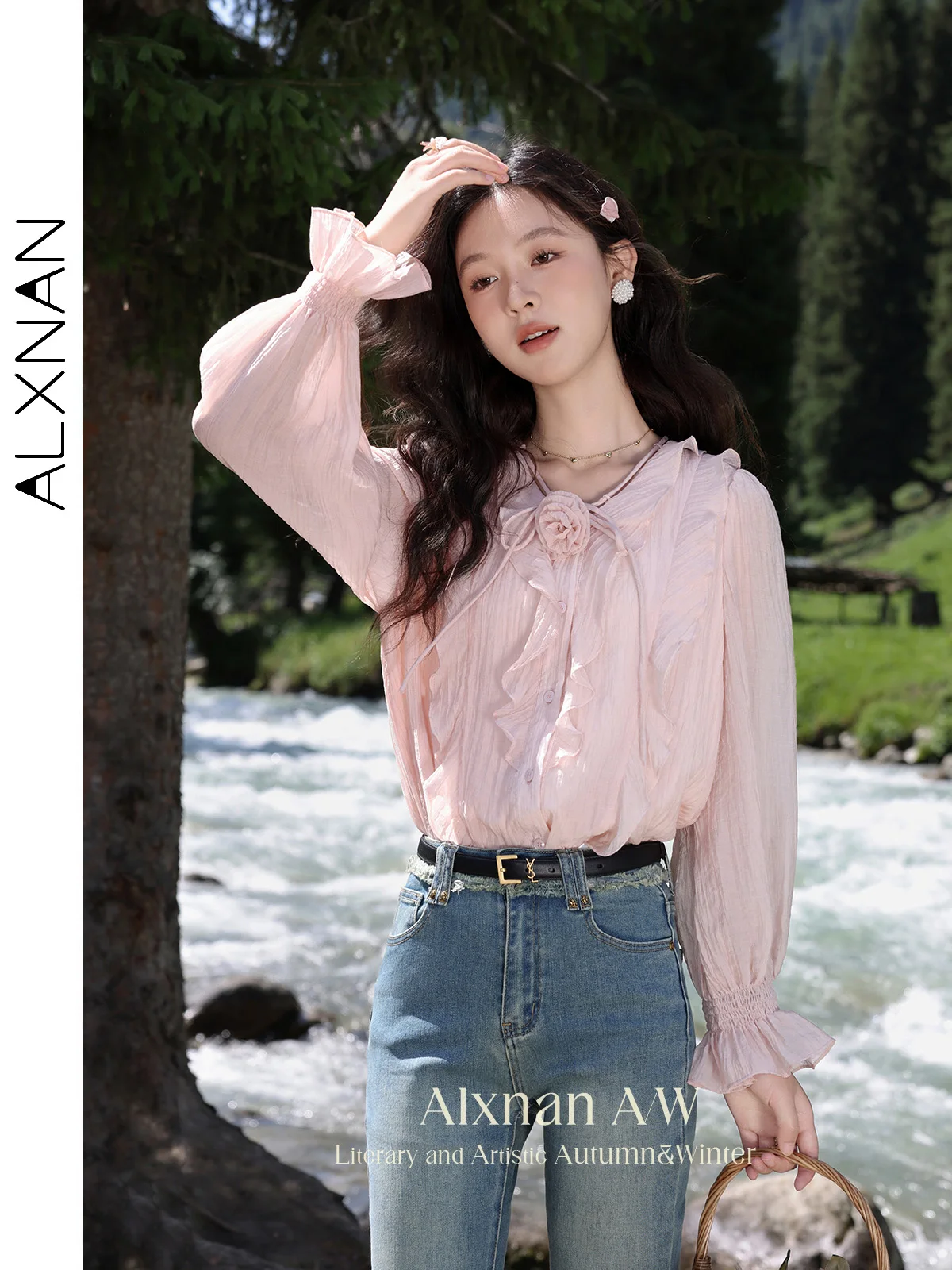 

ALXNAN Woman French Temperament Shirts Fashion Three-dimensional Flower Decoration Flare Sleeve V-neck Women's Fall Shirt L39307