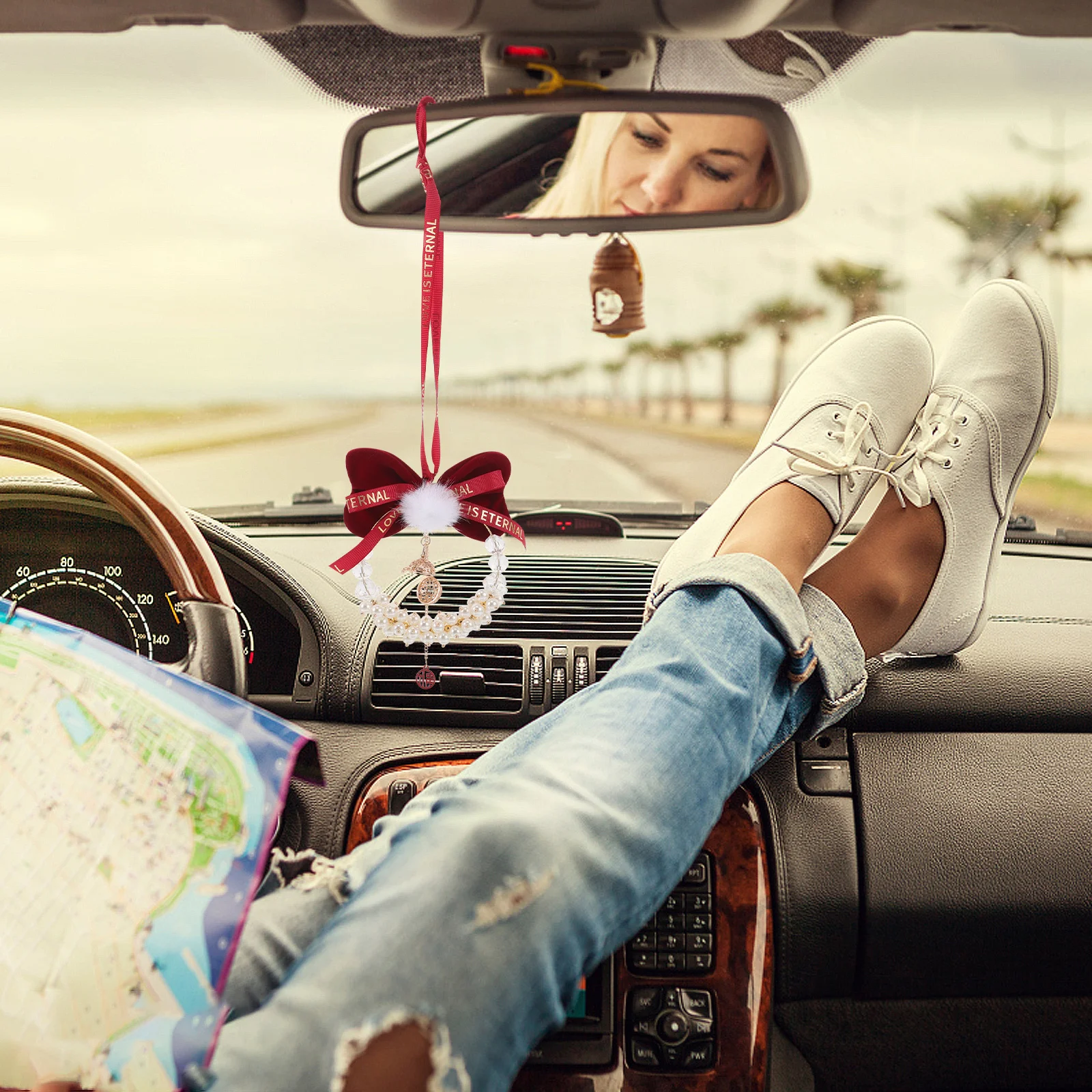 

Hanging Accessories Crystal Cube Pendant For Car Mirror Rear View Mirror Ornaments Bling Charms For Women Bowknot