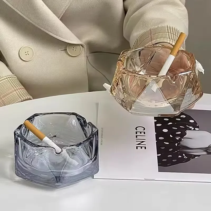 

Стеклянная пепельница для домашнего использования, с высокой эстетичной стоимостью, легкая роскошная гостиная, офисная пепельница высокого класса с кристаллами