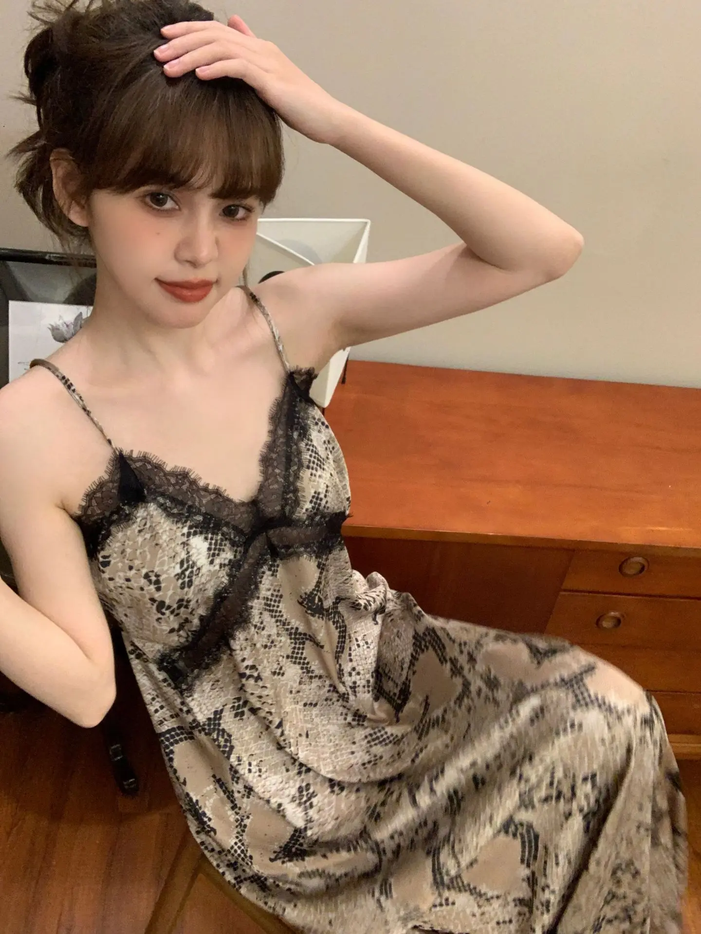 

Sexy Printed Sleepwear Long Nightdress Women Lace Suspender Nightgown Nightwear Summer Silky Satin Gown Loungewear