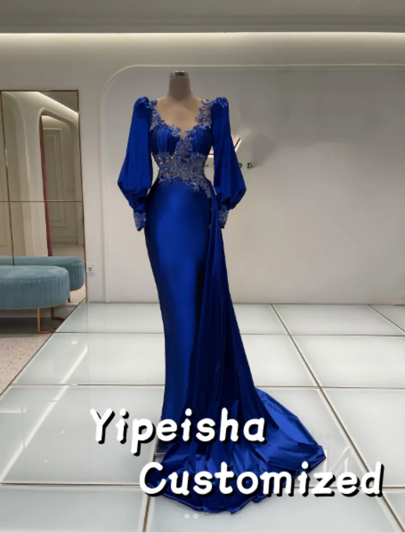 Robes de bal sirène en satin bleu royal personnalisées, décolleté en V, robes de soirée perlées, manches longues, robe formelle avec traîne de balayage