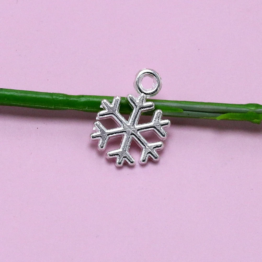 

20pcs Delicate Alloy Christmas Snowflake Pendants Charms DIY Jewelry Making Accessory for Necklace Bracelet (Bright Silver)