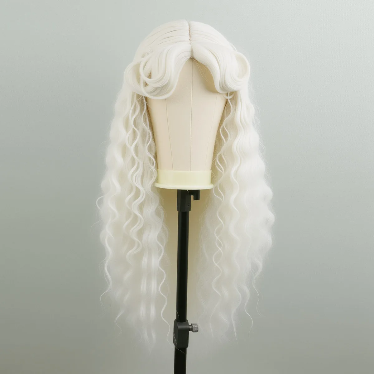 Synthetic Hair Wigs Women's Halloween Costumes Cosplay Woman Wigs Natural Wavy White Wig with Bangs 28inch Lolita Wig Female