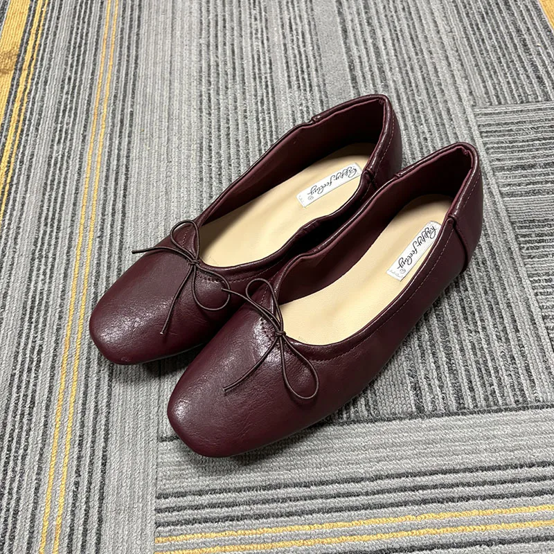 Neu in der Mode: Weiche Damen-Ballerinas mit flachem Absatz, lässige, flache Damenschuhe zum Hineinschlüpfen, mit Schmetterlingsknoten. – Detail 5