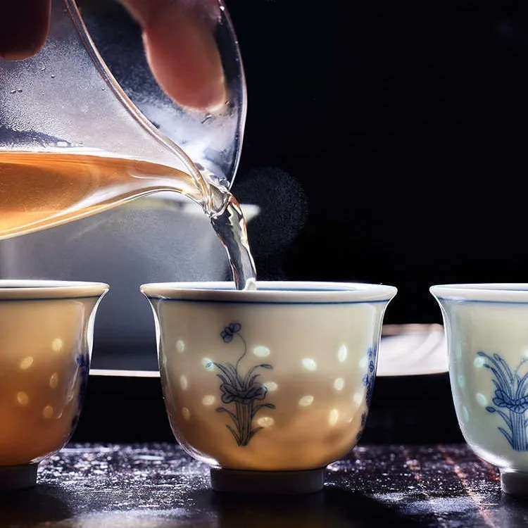 Tazza da tè Linglong Kung Fu blu e bianca, tazza da degustazione del tè, set da tè cinese in ceramica di fascia alta