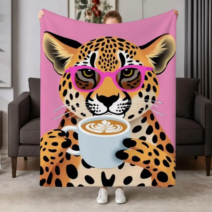 Playful Cheetah Pop Art Flannel Throw Blanket - Soft Pink Weighted Bedspread Suitable for Couch, Machine Washable Cozy Gift for