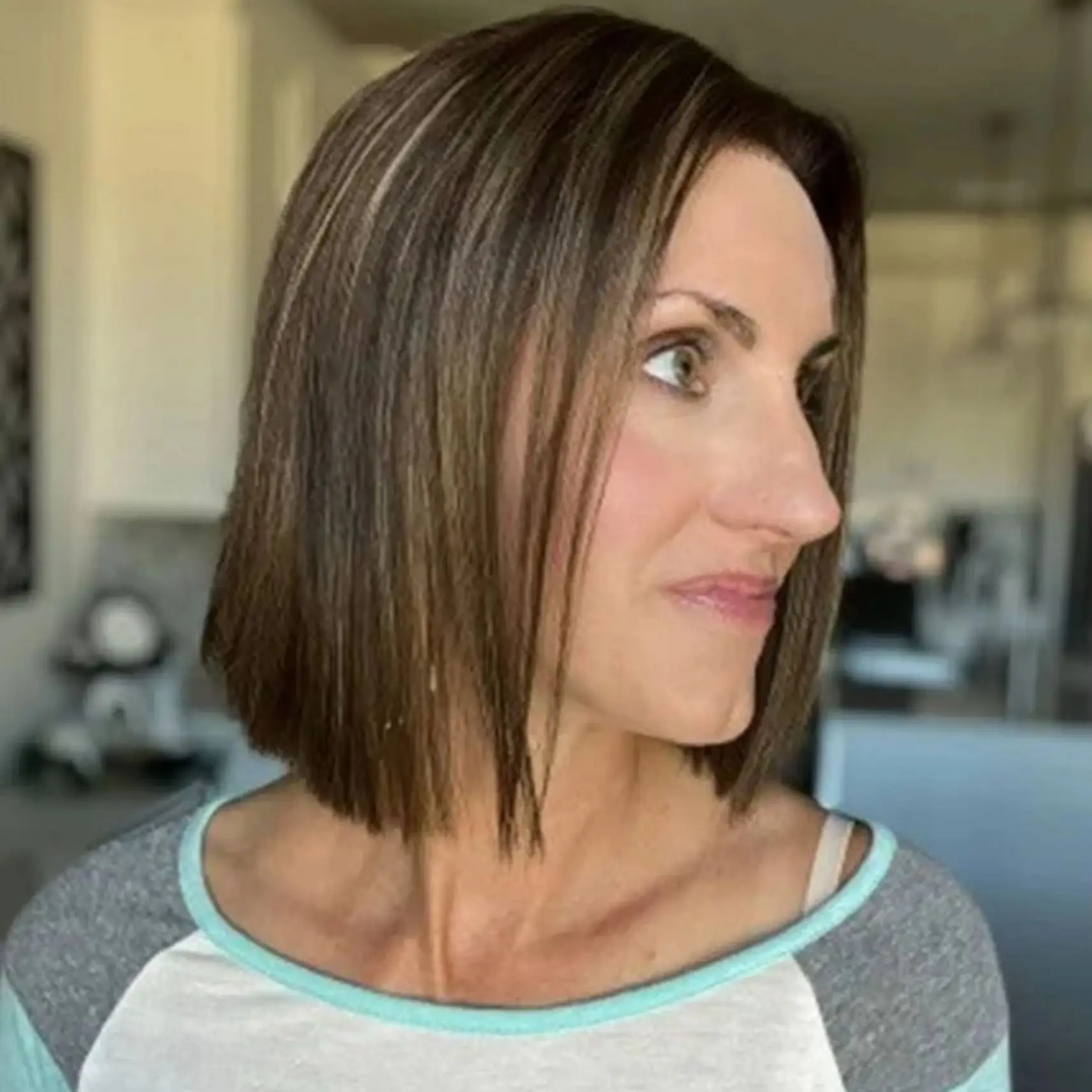 

Мягкий 12-дюймовый каштаново-коричневый мелирование Боб женский парик Натуральный прямой реалистичный вид Бесклеевой натуральный синтетический парик