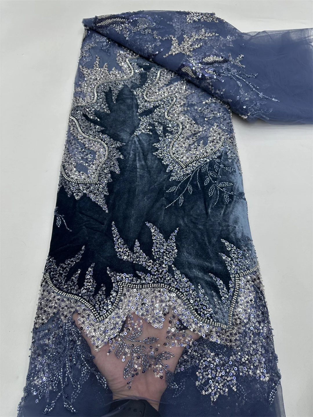 Green African Velvet lace fabric 2025 Nigerian Sequins Wedding Lace Fabrics High Quality Lace French Beads Lace Fabric For Dress