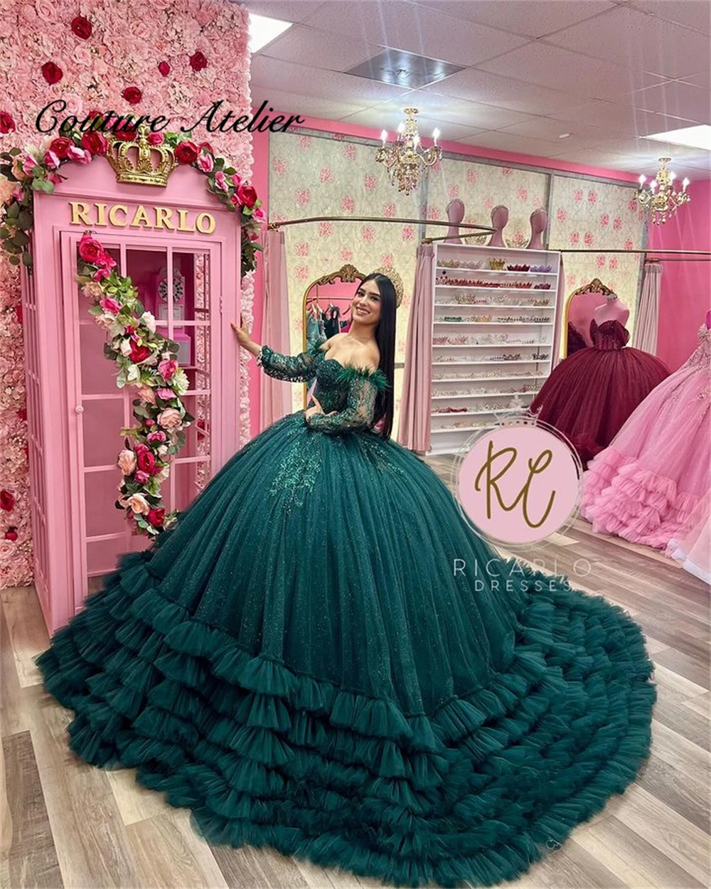 

Emerald Green Ruched Train Puffy Corset Lace Appliques Quinceanera Dresses Ball Gown 2024 Princess Sweet 16 Dresses Wedding Gown