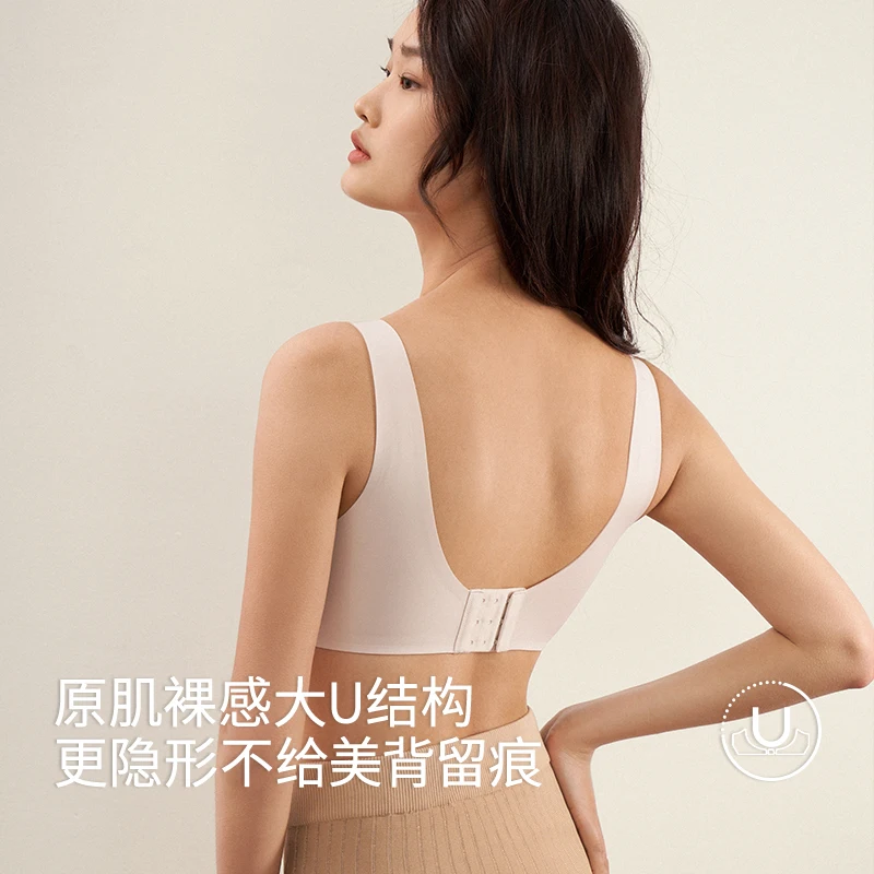 Lingerie for women with large breasts, featuring a soft support lace bra that prevents sagging