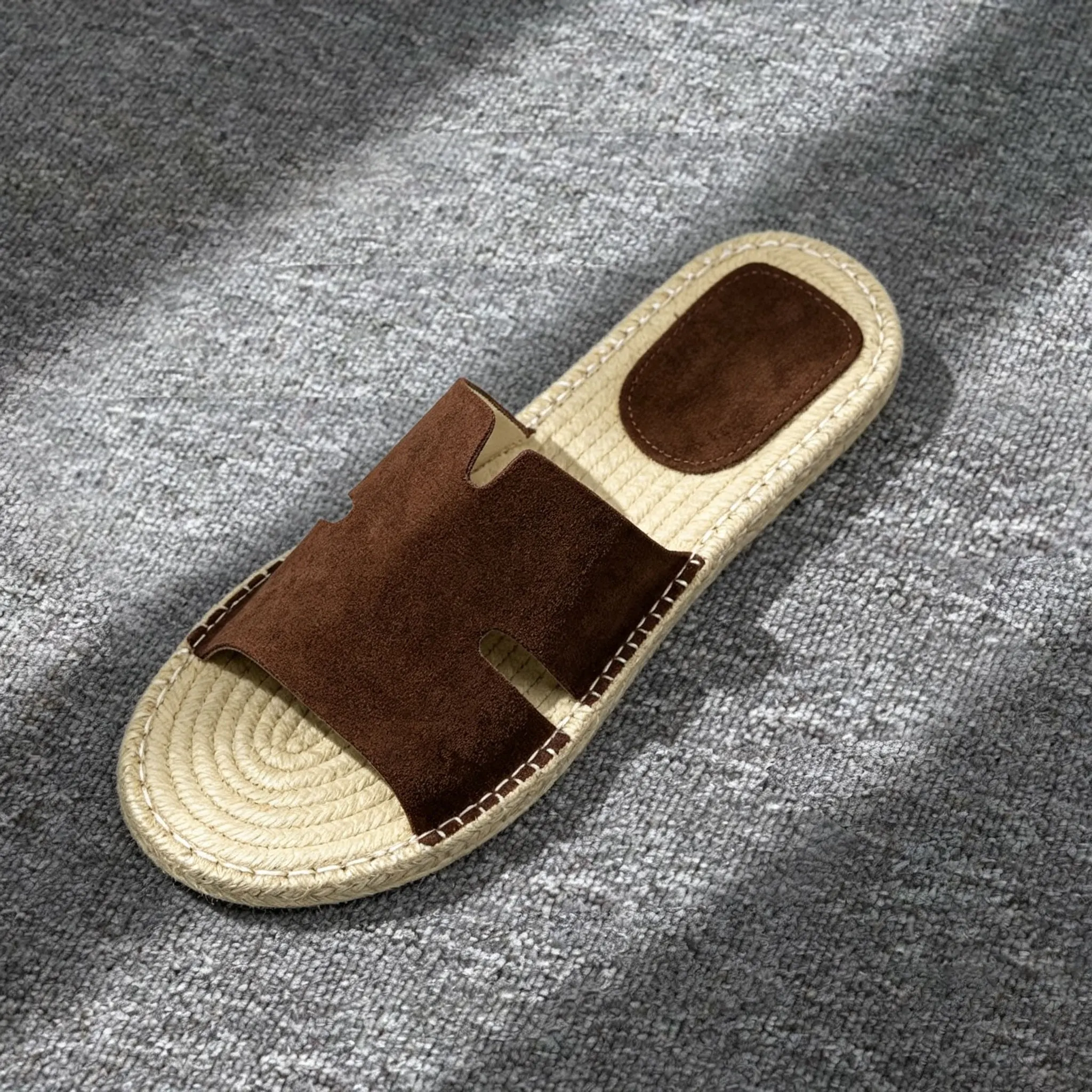 2026 Summer New Style Grass Woven Flat Bottom Anti-Slip Hollow out Slippers Unisex Casual Sandals Cool Leisure round Toe
