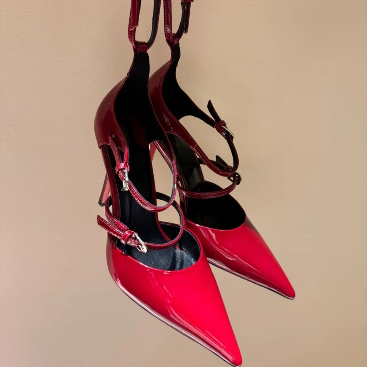 

New pointed head with celebrity style three thin straps patent leather hollow sandals high heels stiletto