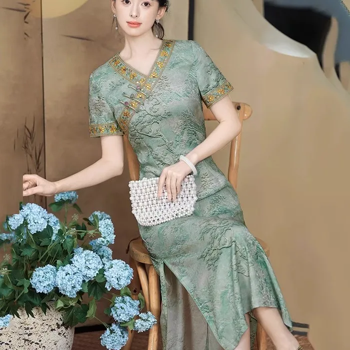 

Elegant Chinese Style Long Qipao Dress Low Neck plus Size Mommy Summer New Arrival Breathable Polyester Fiber Floral Pattern